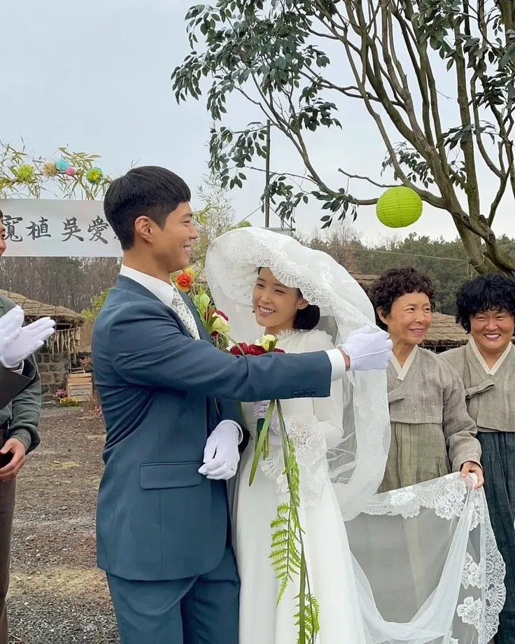 Behind the Scenes of When Life Gives You Tangerines